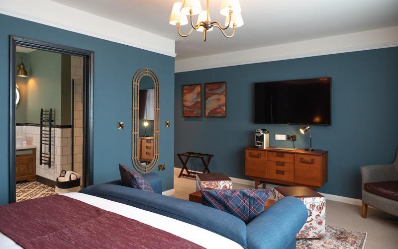 The Bear Hotel Bath Bagian luar foto