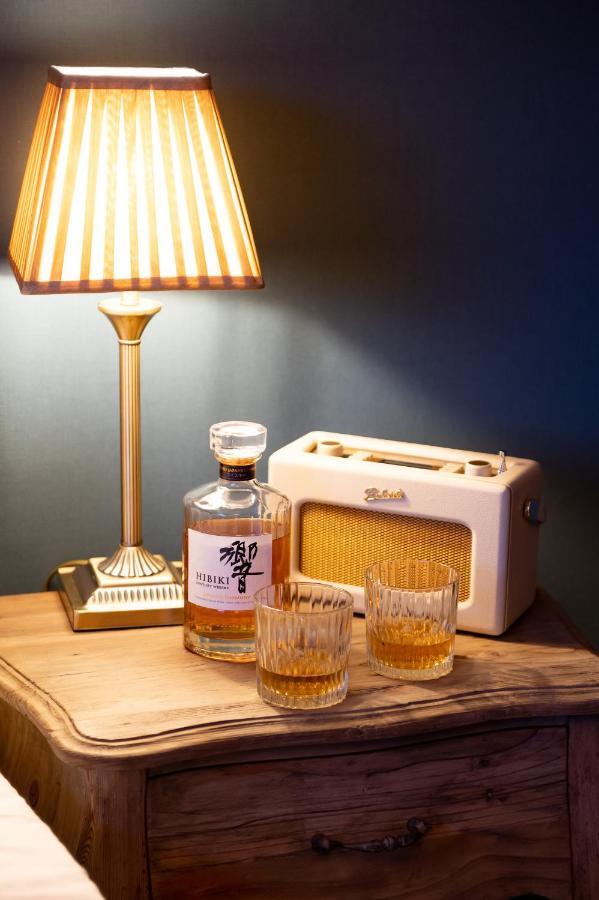 The Bear Hotel Bath Bagian luar foto