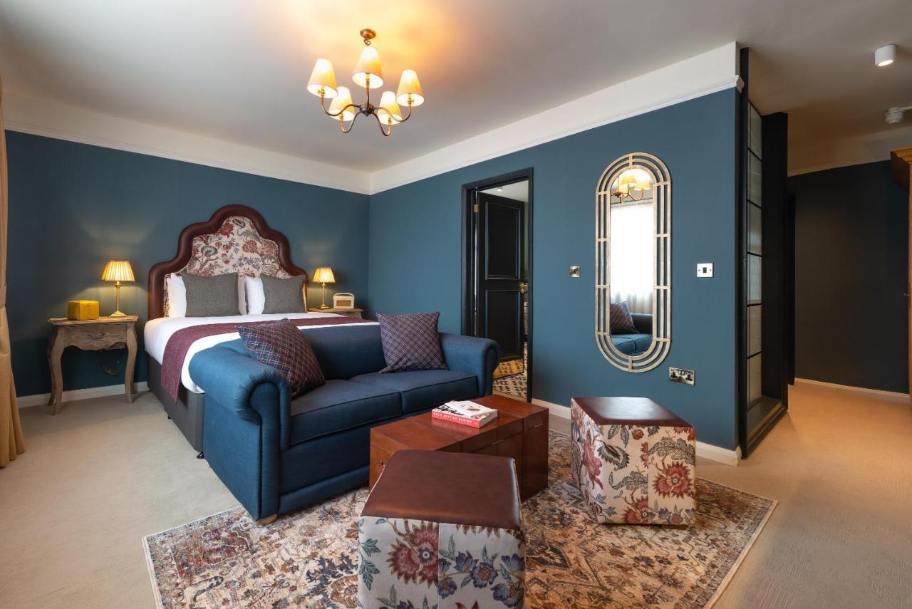 The Bear Hotel Bath Bagian luar foto
