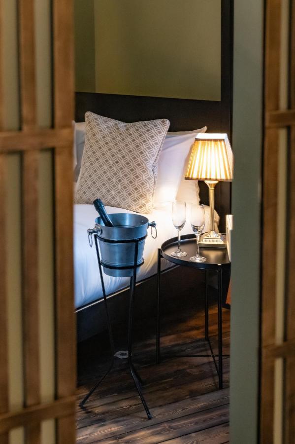 The Bear Hotel Bath Bagian luar foto