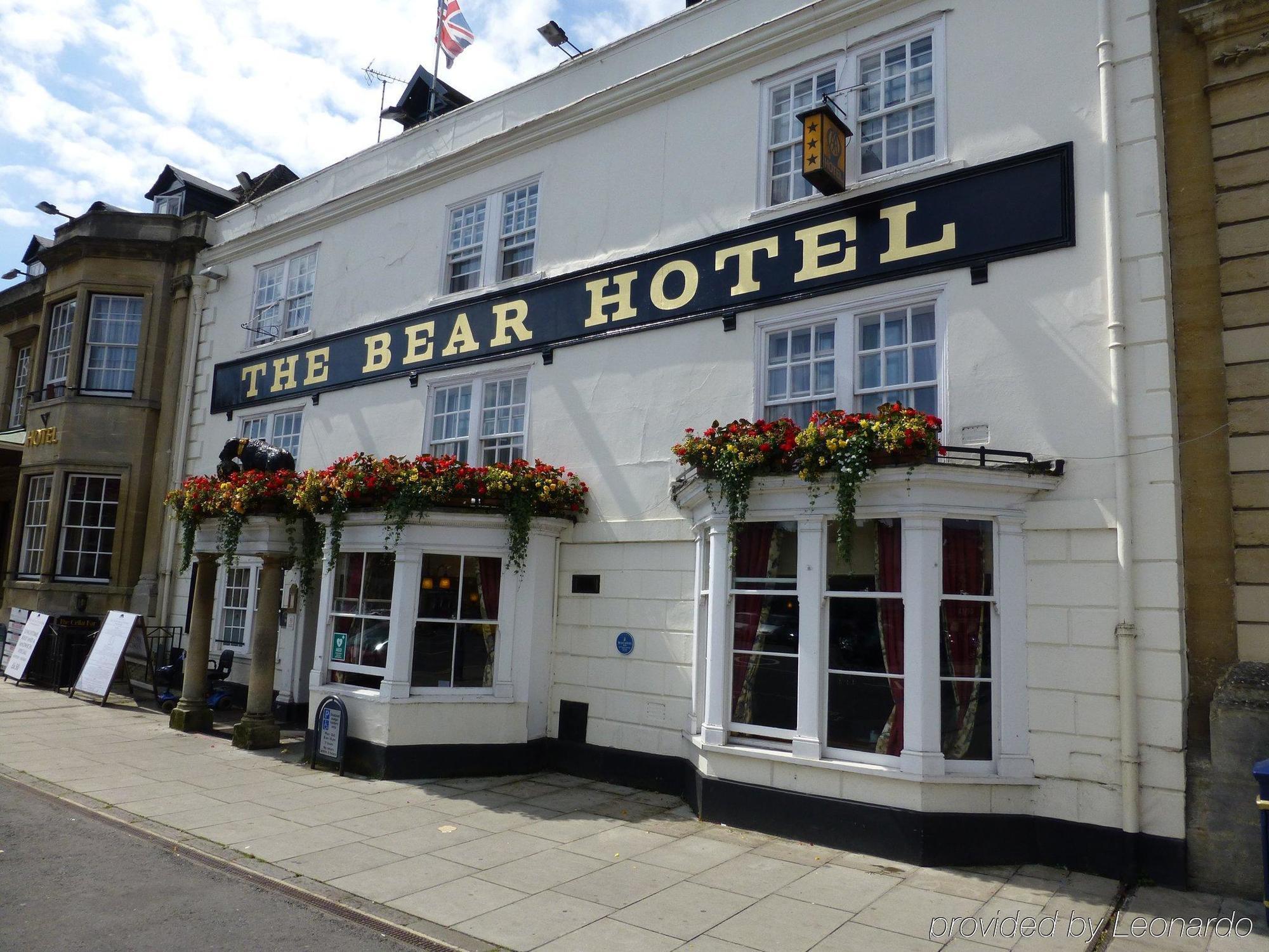The Bear Hotel Bath Bagian luar foto
