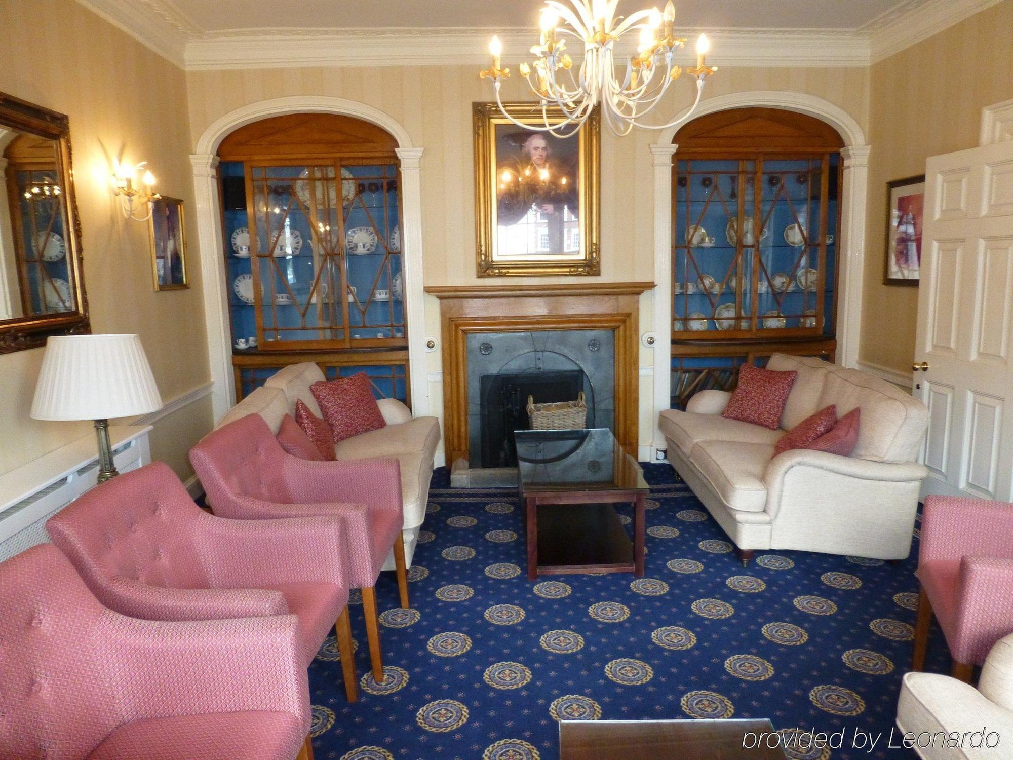 The Bear Hotel Bath Bagian luar foto