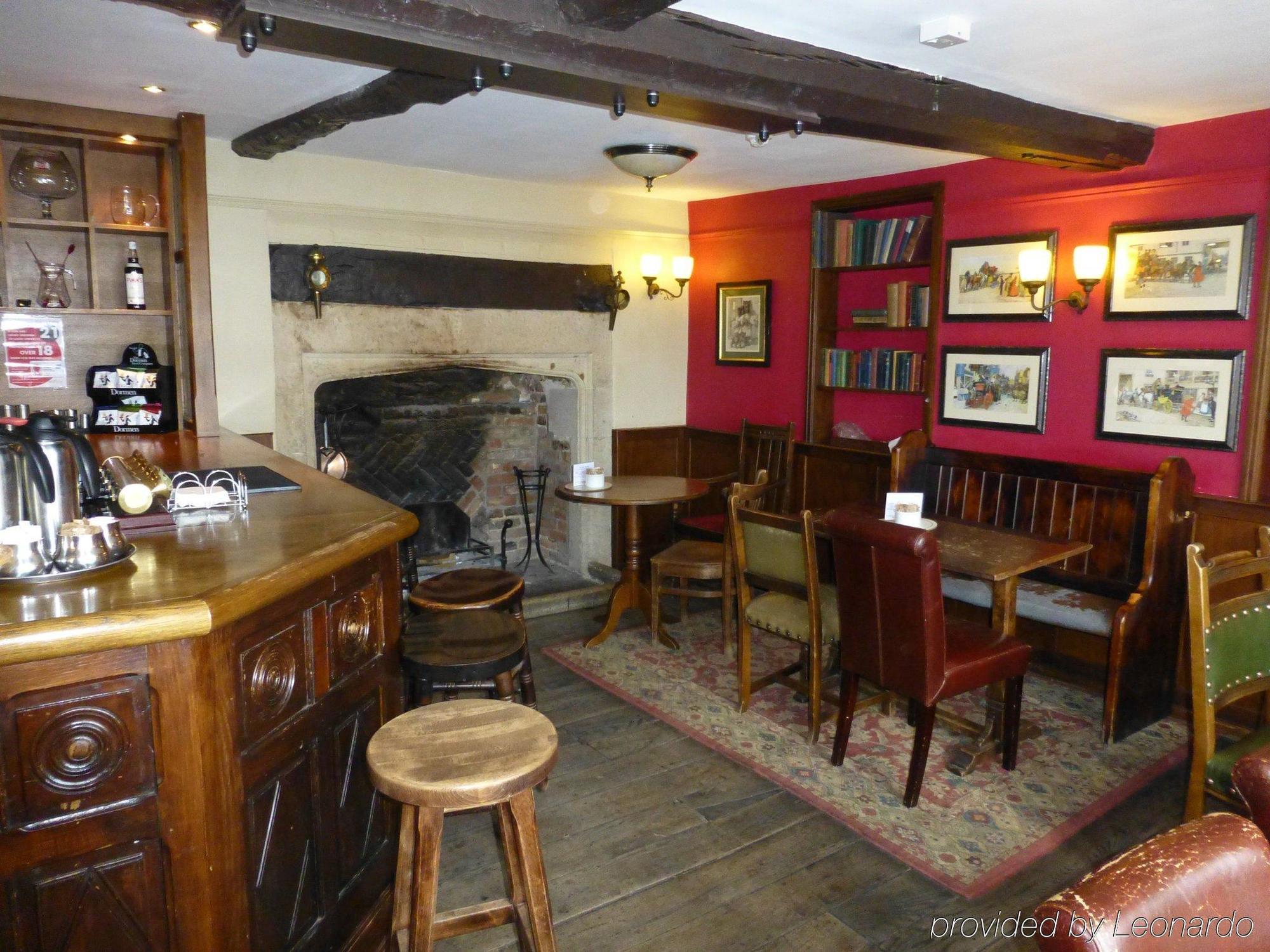 The Bear Hotel Bath Bagian luar foto