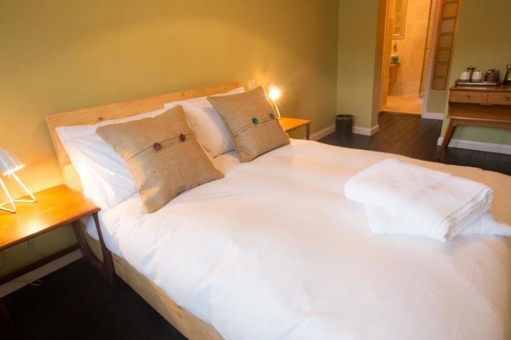 The Bear Hotel Bath Bagian luar foto